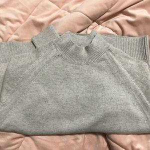 Everlane cotton mock neck